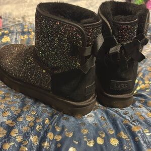 Ugg brand! Only worn once or twice!!